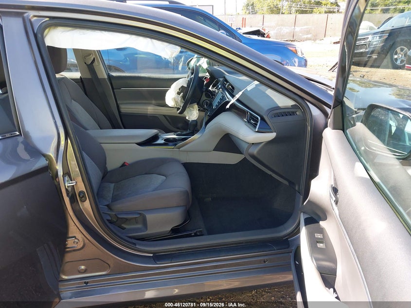 TOYOTA CAMRY - zdjęcie 5
