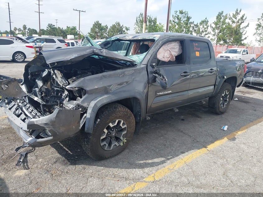 2016 Toyota Tacoma, Rollover, IAAI, VIN 3TMCZ5AN8GM036732 — photo 2