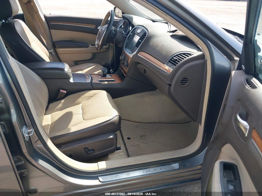 2012 CHRYSLER 300 auction photo 5