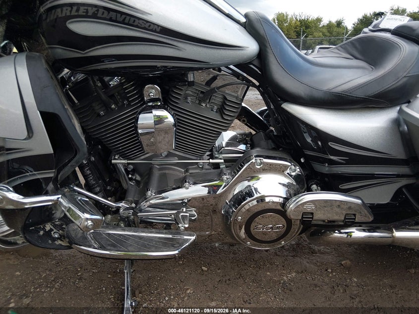 HARLEY-DAVIDSON FLHXSE 2015