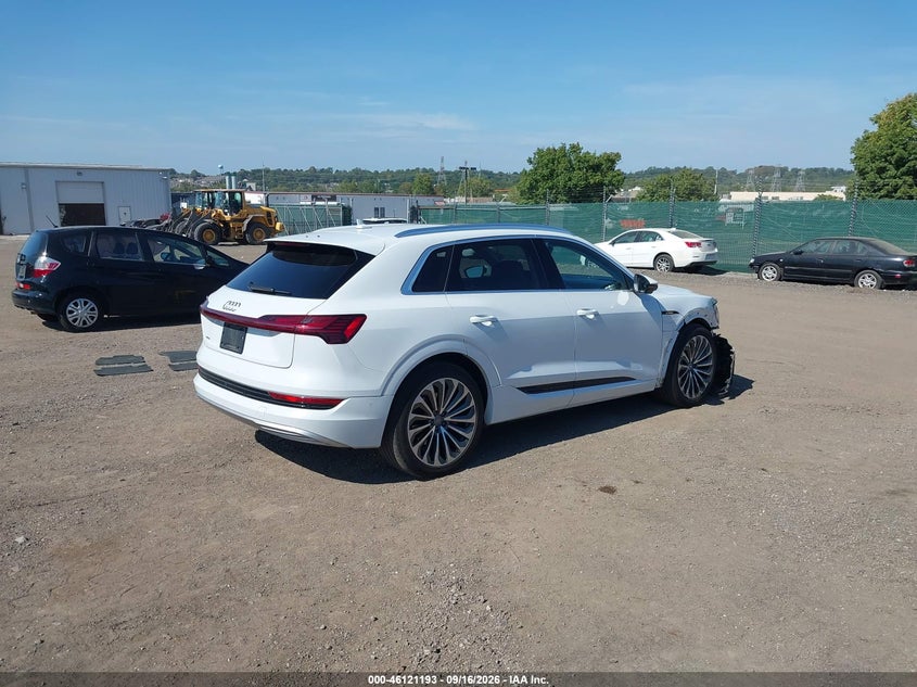 2019 AUDI E-TRON auction photo 4