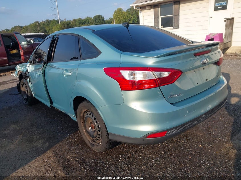 Vin: 1fahp3f27cl283465, lot: 46621103, ford focus se 20123