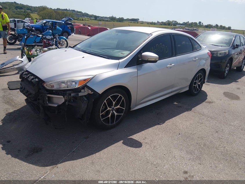 Vin: 1fadp3f22fl299401, lot: 46621110, ford focus se 20152