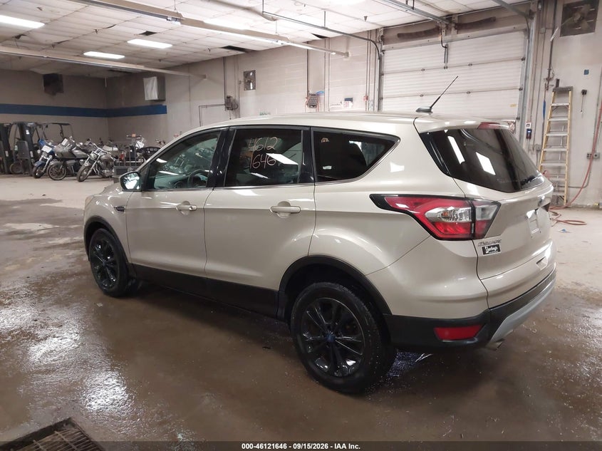 Vin: 1fmcu9gd5hua35213, lot: 46621366, ford escape se 20173