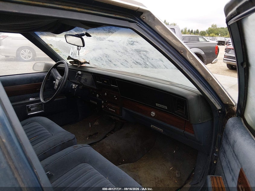 1990 CHEVROLET CAPRICE auction photo 5