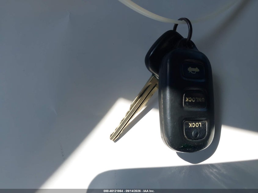 TOYOTA CAMRY 2002 VIN 4T1BE32K62U094774