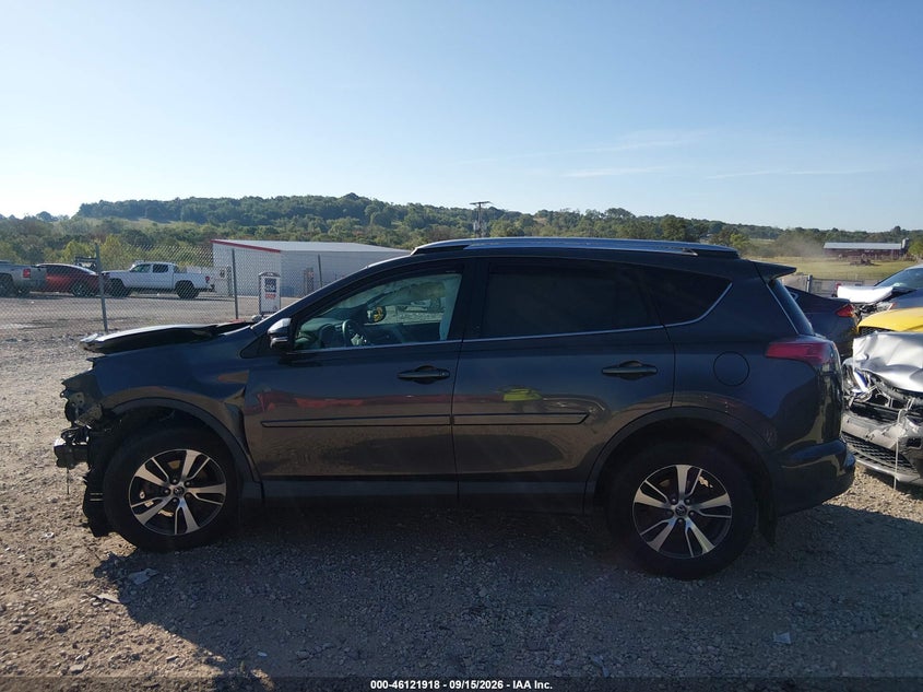 TOYOTA RAV4 - zdjęcie 15