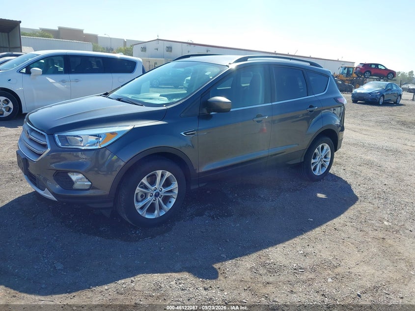 Vin: 1fmcu9gd5jud08527, lot: 46621807, ford escape se 20182