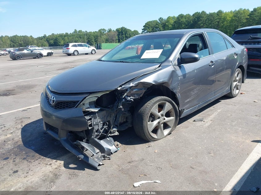 2014 Toyota Camry Se Sport, Left Front, IAAI, VIN 4T1BF1FKXEU729544 — photo 2