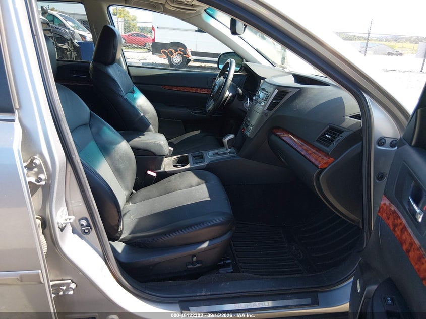2011 SUBARU OUTBACK auction photo 5