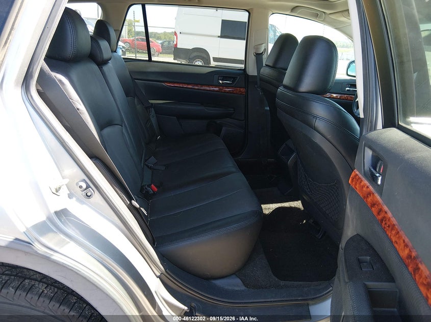 2011 SUBARU OUTBACK auction photo 8