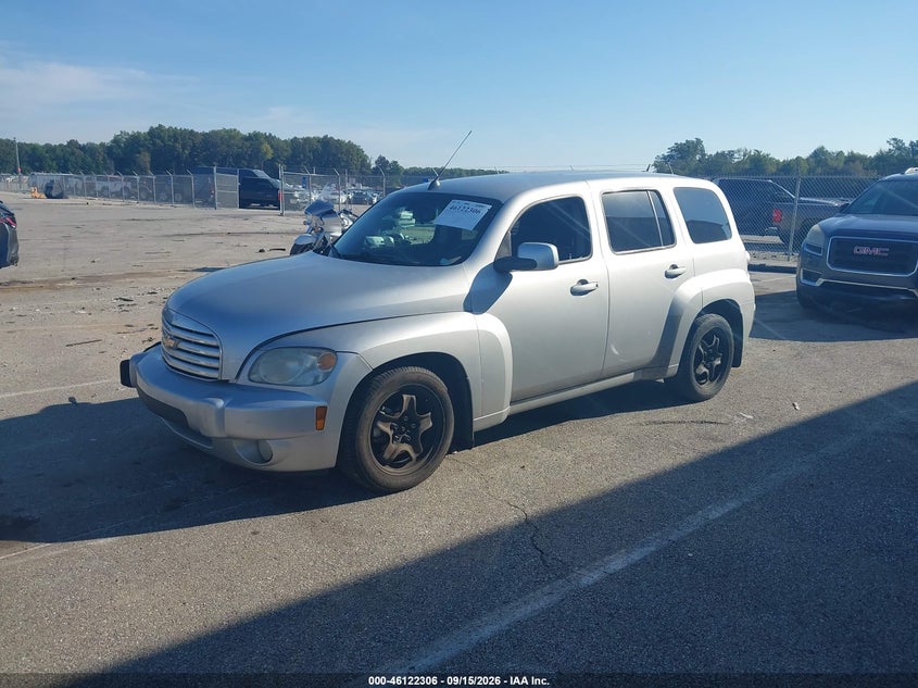 2010 CHEVROLET HHR LT · Photo 2