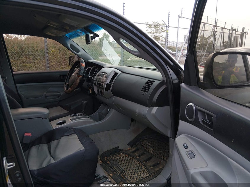 2010 TOYOTA TACOMA auction photo 5