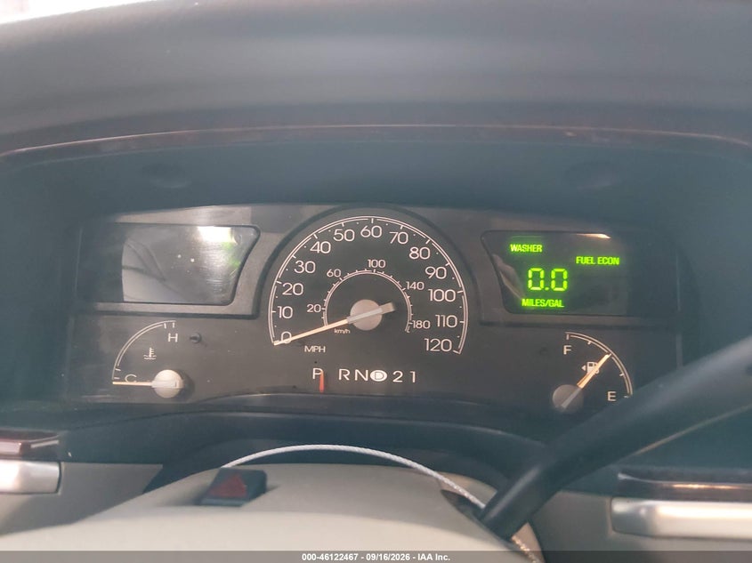 2004 LINCOLN TOWN CAR auction photo 7