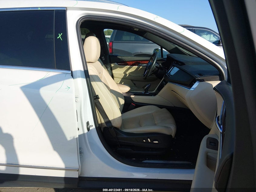 CADILLAC XT5 - zdjęcie 5