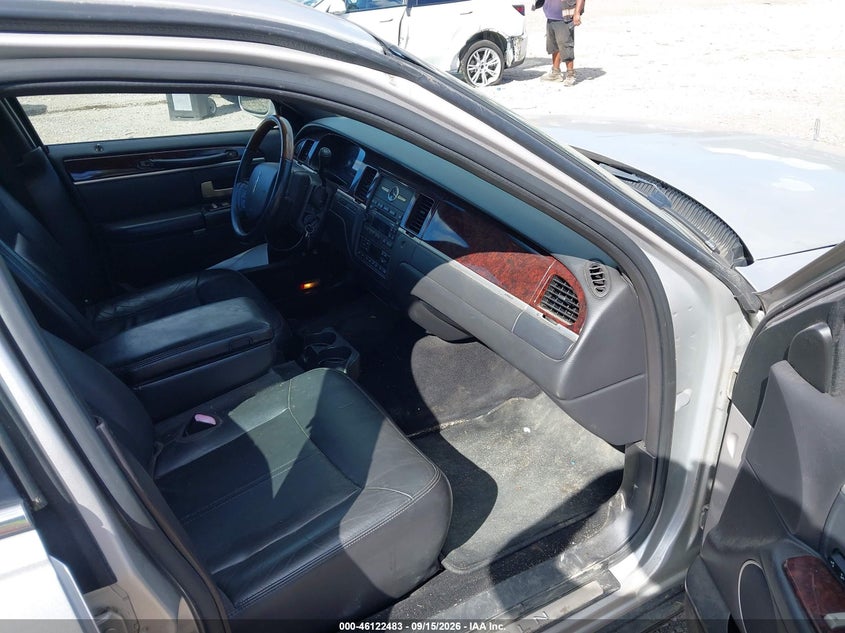 2010 LINCOLN TOWN CAR auction photo 5