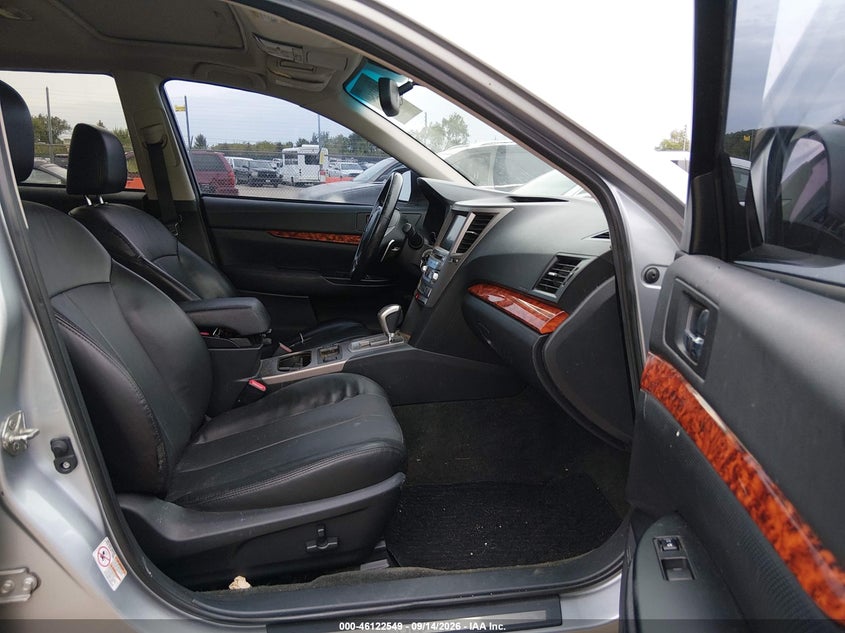 2012 SUBARU OUTBACK auction photo 5