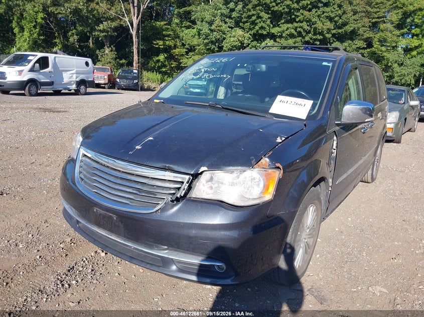 2014 CHRYSLER TOWN & COUNTRY auction photo 6