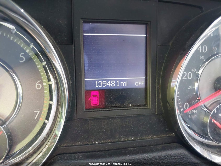 2014 CHRYSLER TOWN & COUNTRY auction photo 7