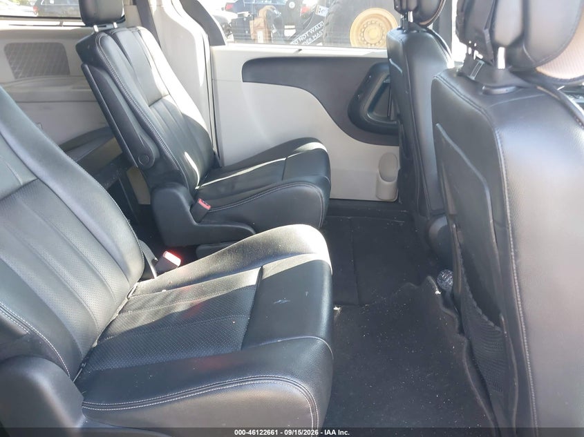 2014 CHRYSLER TOWN & COUNTRY auction photo 8