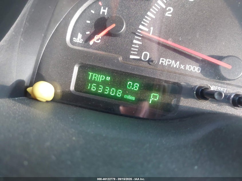 LINCOLN LS 2000 VIN 1LNHM86S0YY852551