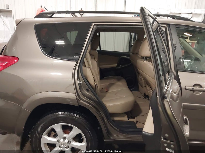 2012 TOYOTA RAV4 LIMITED · Фото 8