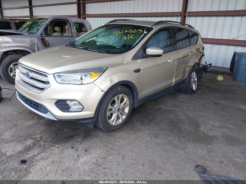 Vin: 1fmcu0gd2huc43772, lot: 46622951, ford escape se 20172
