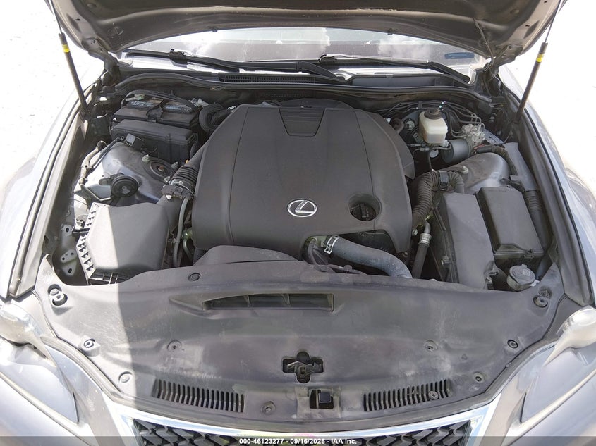 LEXUS IS 250 - zdjęcie 10