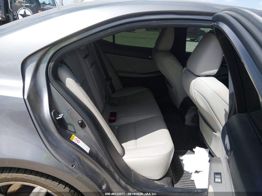 LEXUS IS 250 - zdjęcie 8