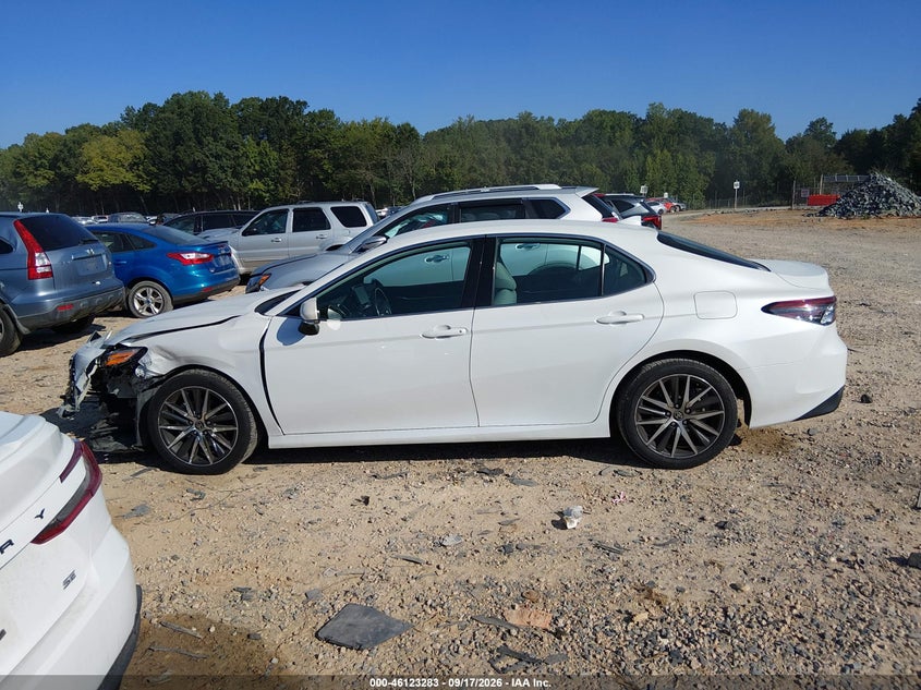 TOYOTA CAMRY - zdjęcie 14