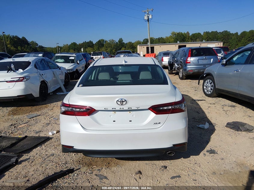 TOYOTA CAMRY - zdjęcie 16