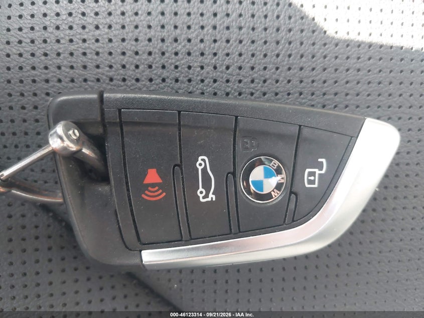BMW I4 GRAN COUPE - zdjęcie 11