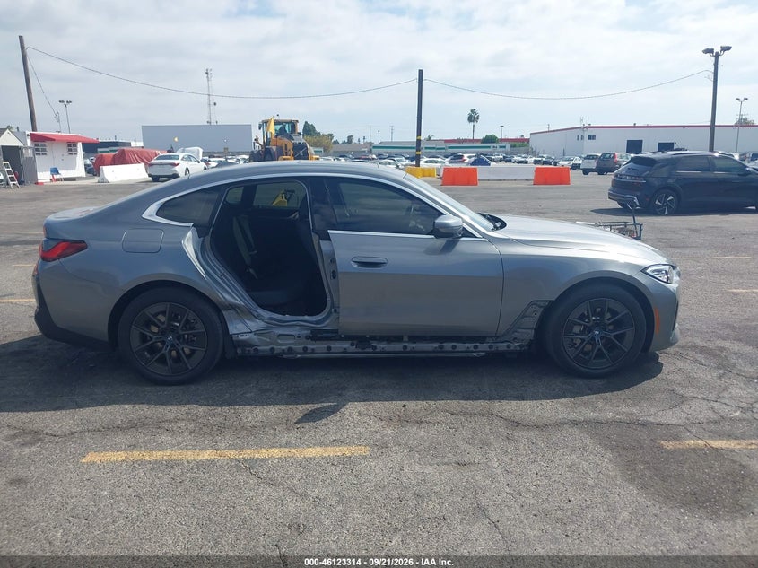 BMW I4 GRAN COUPE - zdjęcie 14