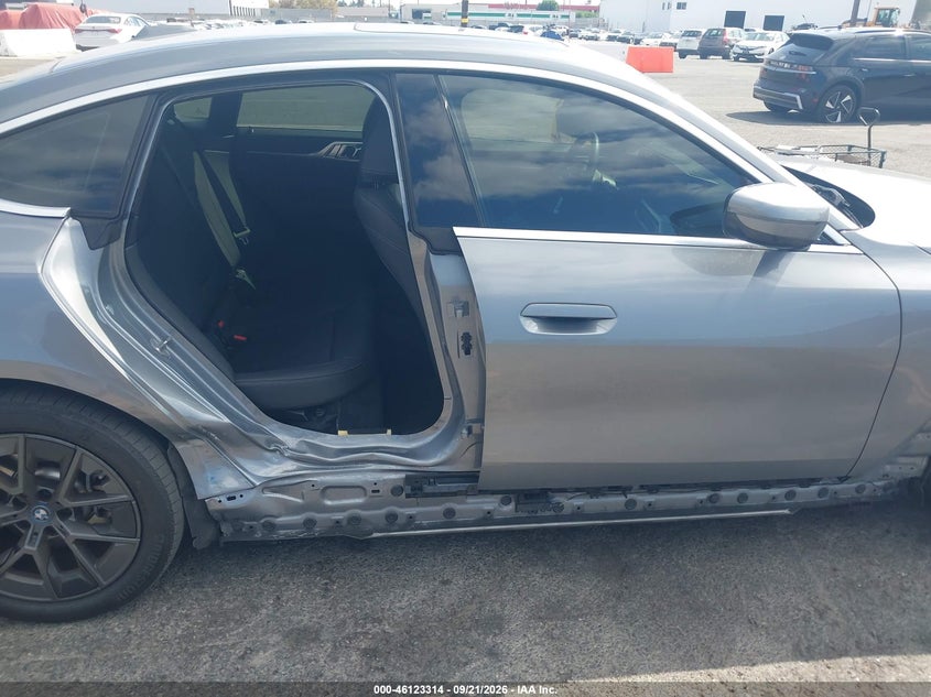BMW I4 GRAN COUPE - zdjęcie 20
