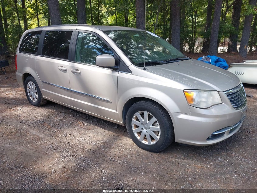 2014 CHRYSLER TOWN & COUNTRY auction photo 1