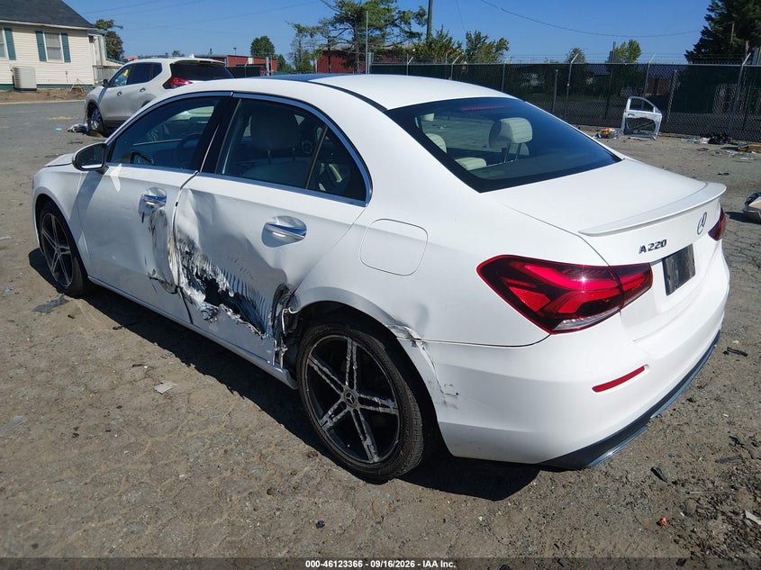 Vin: wdd3g4eb1kw012450, lot: 46623086, mercedes-benz a 220 20193