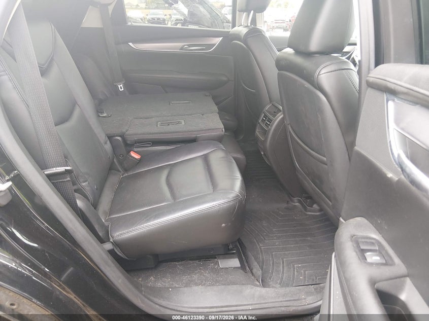 CADILLAC XT5 - zdjęcie 8