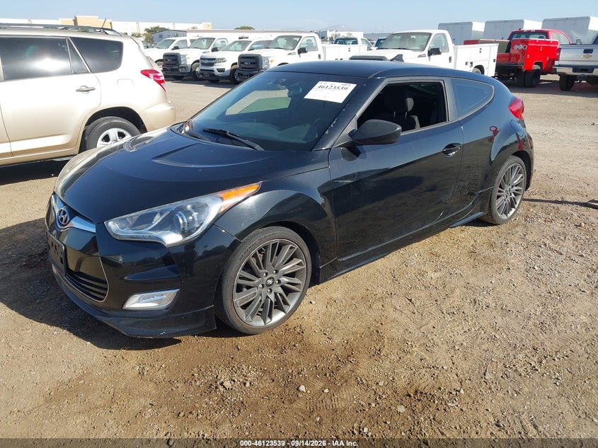 2013 HYUNDAI VELOSTER auction photo 2