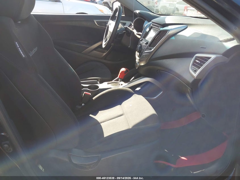 2013 HYUNDAI VELOSTER auction photo 5