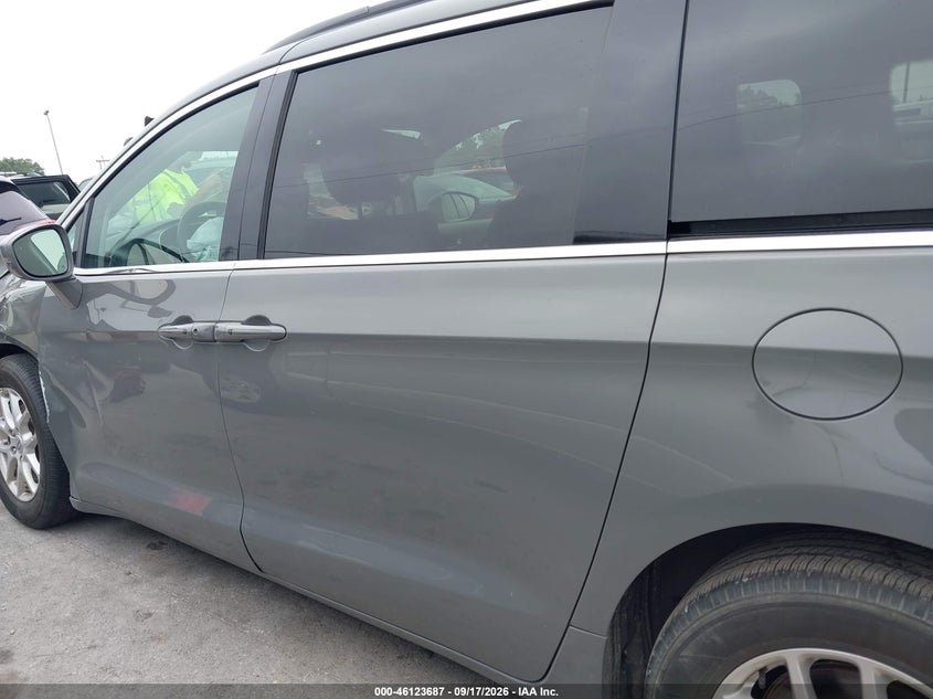 CHRYSLER PACIFICA - zdjęcie 14