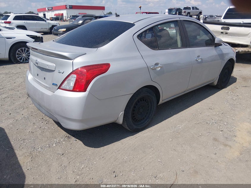 2015 NISSAN VERSA auction photo 4