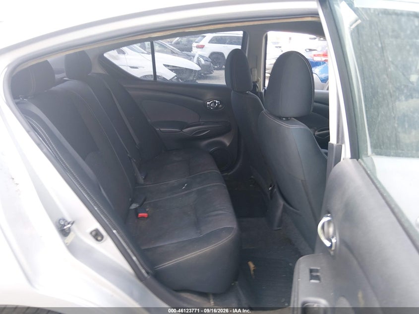 2015 NISSAN VERSA auction photo 8