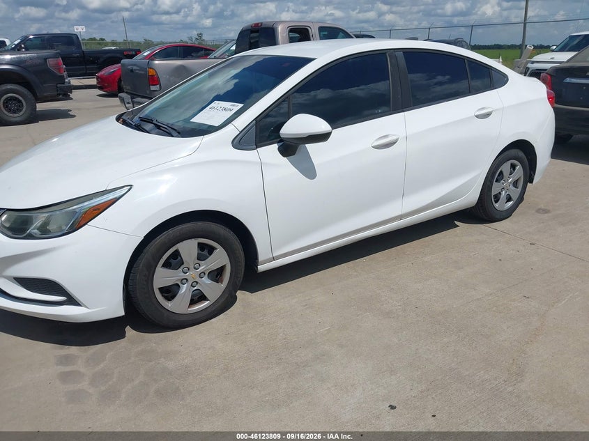 2017 Chevrolet Cruze, Normal Wear & Tear, IAAI, VIN 3G1BC5SM6HS549745 — photo 2