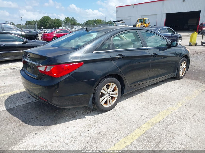 2013 HYUNDAI SONATA auction photo 4