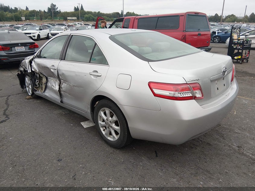 Vin: 4t4bf3ek8br123433, lot: 46623627, toyota camry le 20113