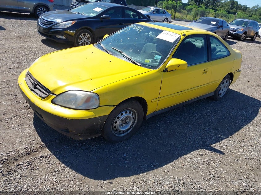 2000 Honda Civic, Normal Wear & Tear, IAAI, VIN 1HGEJ8243YL047326 — photo 2