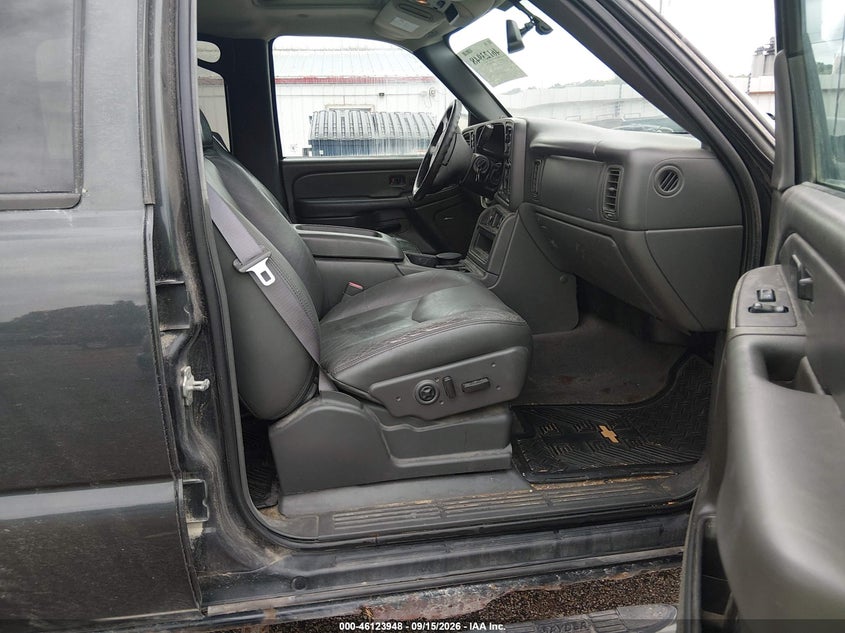 2004 CHEVROLET AVALANCHE 1500 auction photo 5