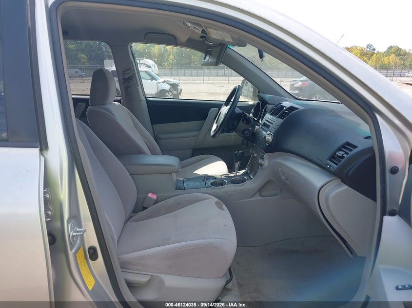 2008 TOYOTA HIGHLANDER auction photo 5
