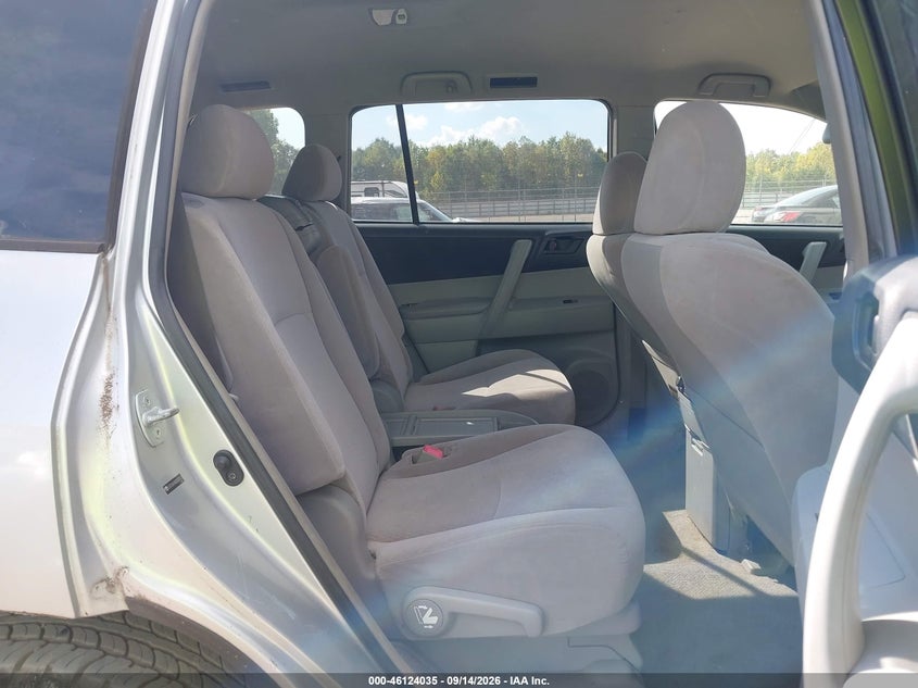 2008 TOYOTA HIGHLANDER auction photo 8