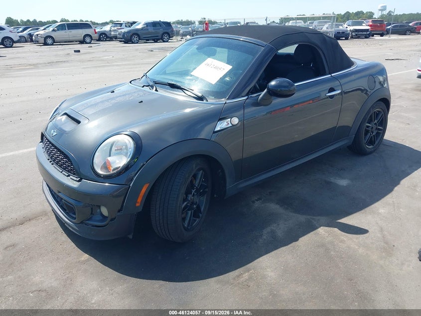 2014 MINI Roadster, Left Front, IAAI, VIN WMWSY3C57ET59149 — photo 2